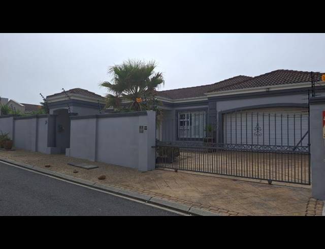 4 BEDROOM PROPERTY TO RENT IN WEST BEACH